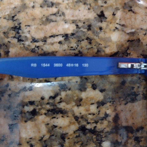 Ray Ban Glasses - Picture 3 of 4